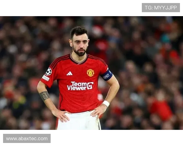 愤怒费尔南德斯模仿穆帅抗议红牌